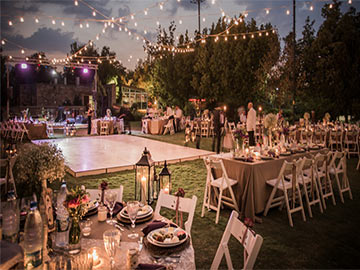 Plan the most amazing functions with our top outdoor catering tips!