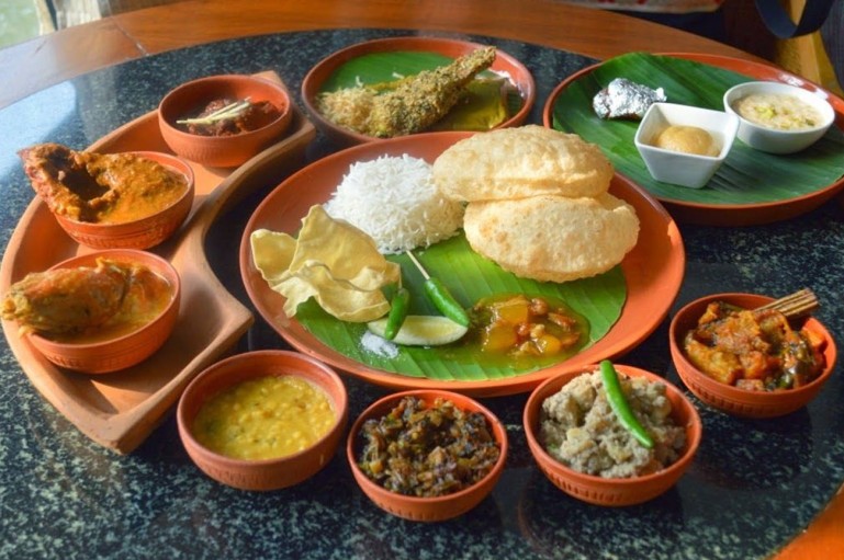 Bengali Monsoon Delights: Fish Fry, Khichuri and Rain-Proof Happiness