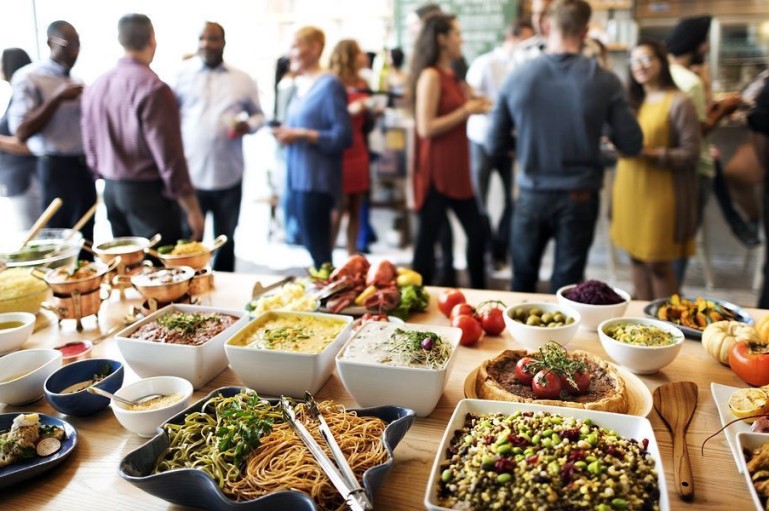 Gurgaon’s Corporate Events Are Hungry: What’s Changing in Office Catering