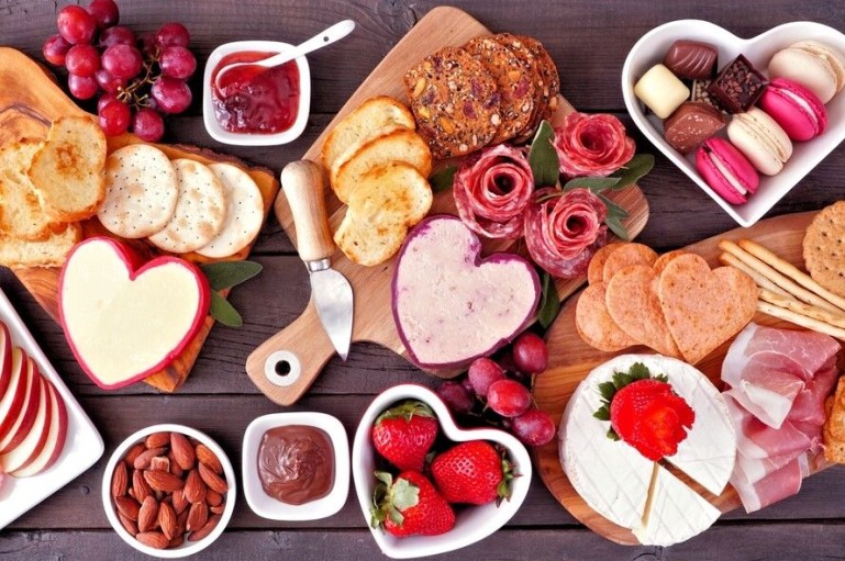 Love on the Menu: Valentine’s Day–Inspired Wedding Food Ideas Couples Adore