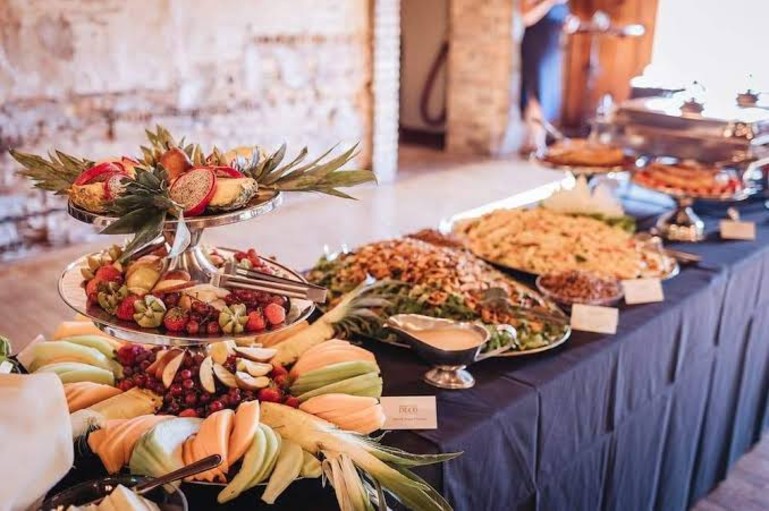 The Buffet Psychology Nobody Talks About: Why Guests Always Crowd One Counter